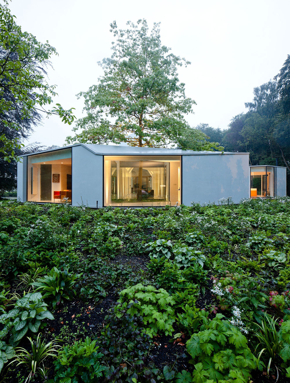 An Old Bungalow Transformed into a Spacious and Light Contemporary House in Hilversum, The Netherlands by Mecanoo (15)