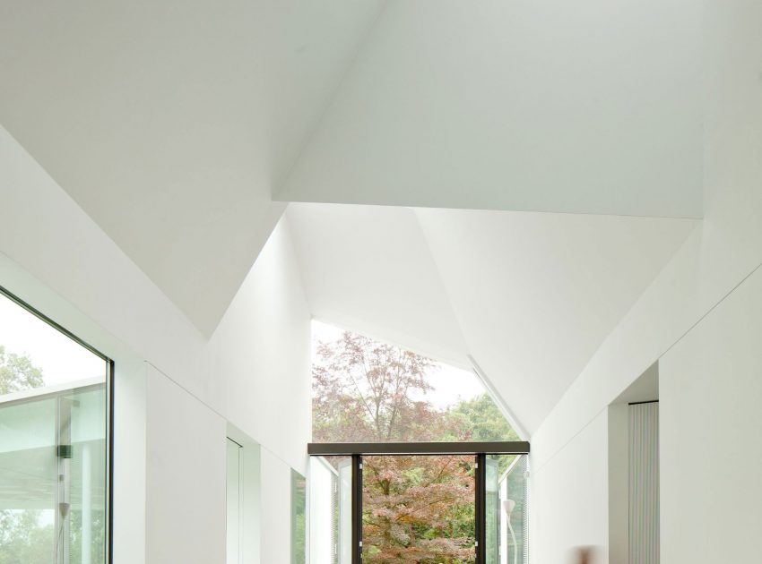An Old Bungalow Transformed into a Spacious and Light Contemporary House in Hilversum, The Netherlands by Mecanoo (5)
