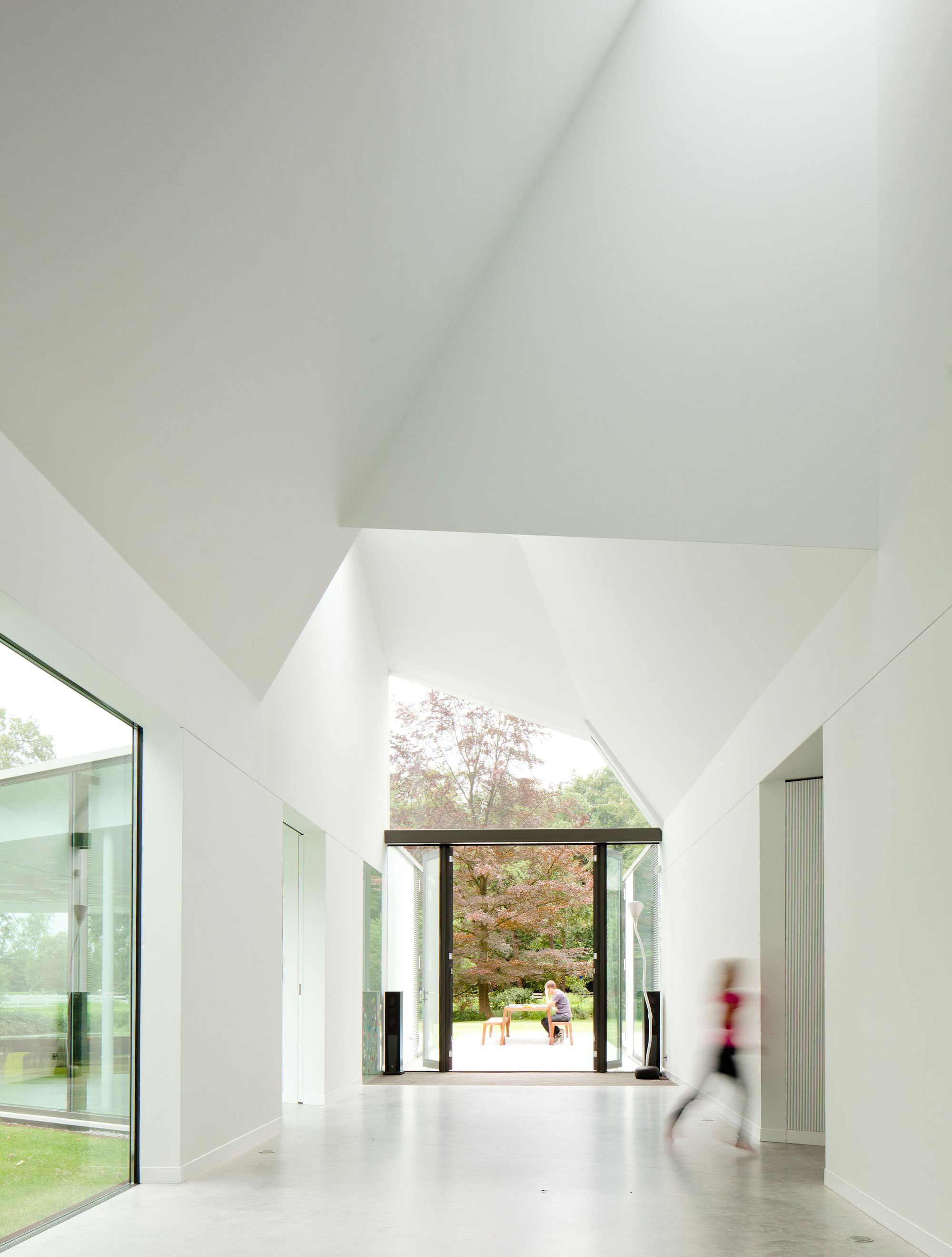 An Old Bungalow Transformed into a Spacious and Light Contemporary House in Hilversum, The Netherlands by Mecanoo (5)