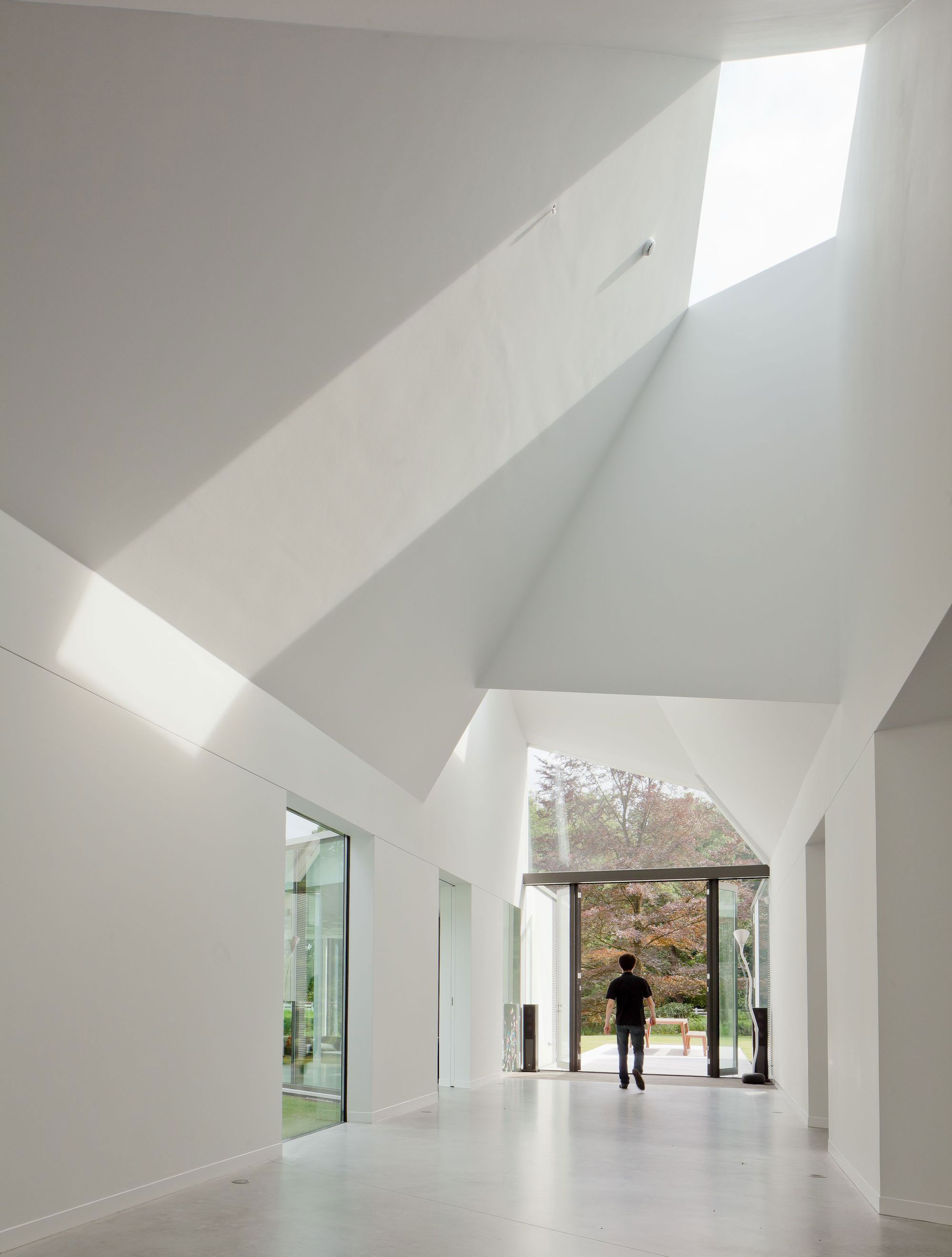 An Old Bungalow Transformed into a Spacious and Light Contemporary House in Hilversum, The Netherlands by Mecanoo (6)
