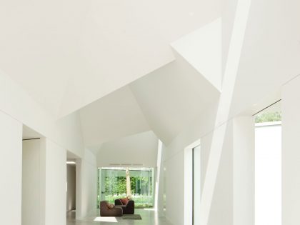 An Old Bungalow Transformed into a Spacious and Light Contemporary House in Hilversum, The Netherlands by Mecanoo (7)