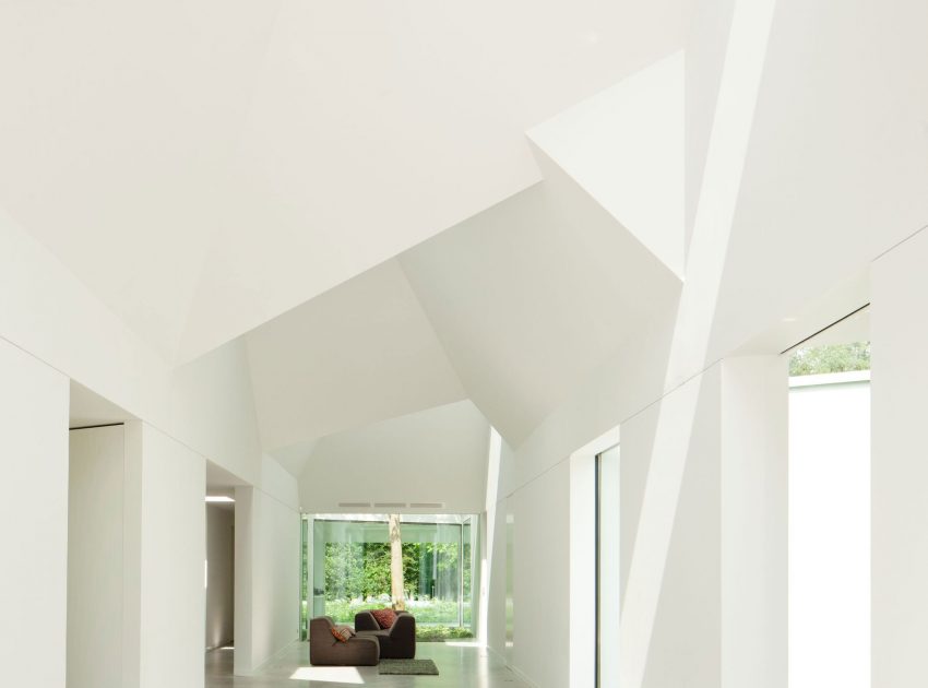 An Old Bungalow Transformed into a Spacious and Light Contemporary House in Hilversum, The Netherlands by Mecanoo (7)