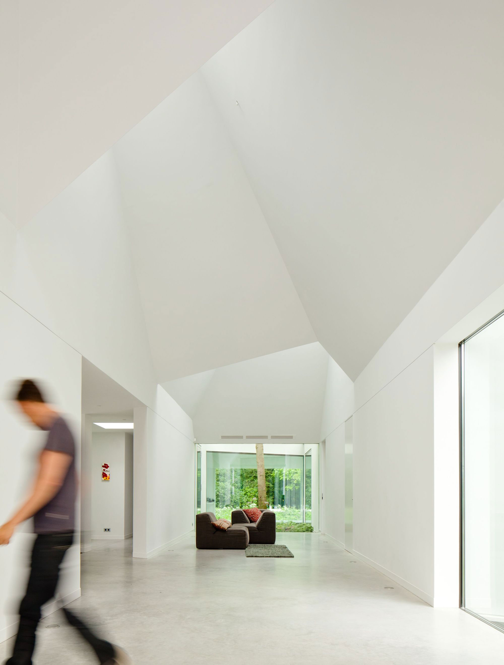 An Old Bungalow Transformed into a Spacious and Light Contemporary House in Hilversum, The Netherlands by Mecanoo (8)