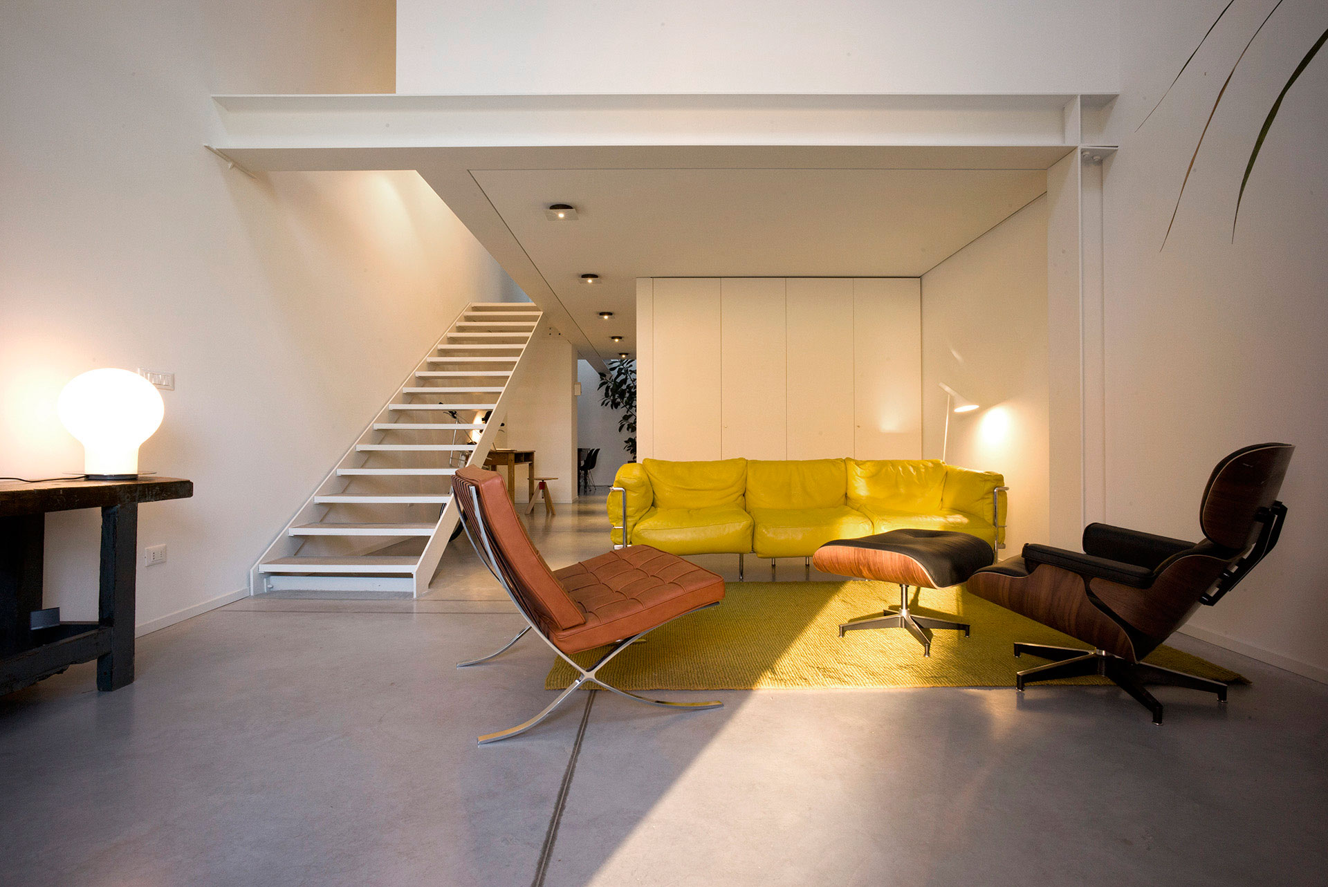 An Old Warehouse Becomes a Spacious and Bright Home in Venice, Italy by Zanon Architetti Associati (1)