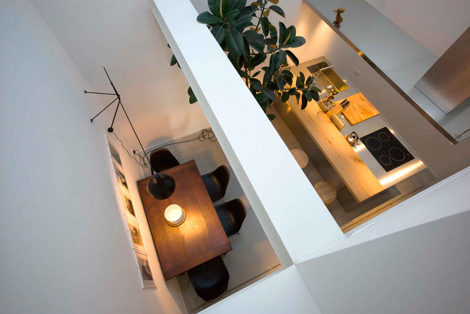 An Old Warehouse Becomes a Spacious and Bright Home in Venice, Italy by Zanon Architetti Associati (3)