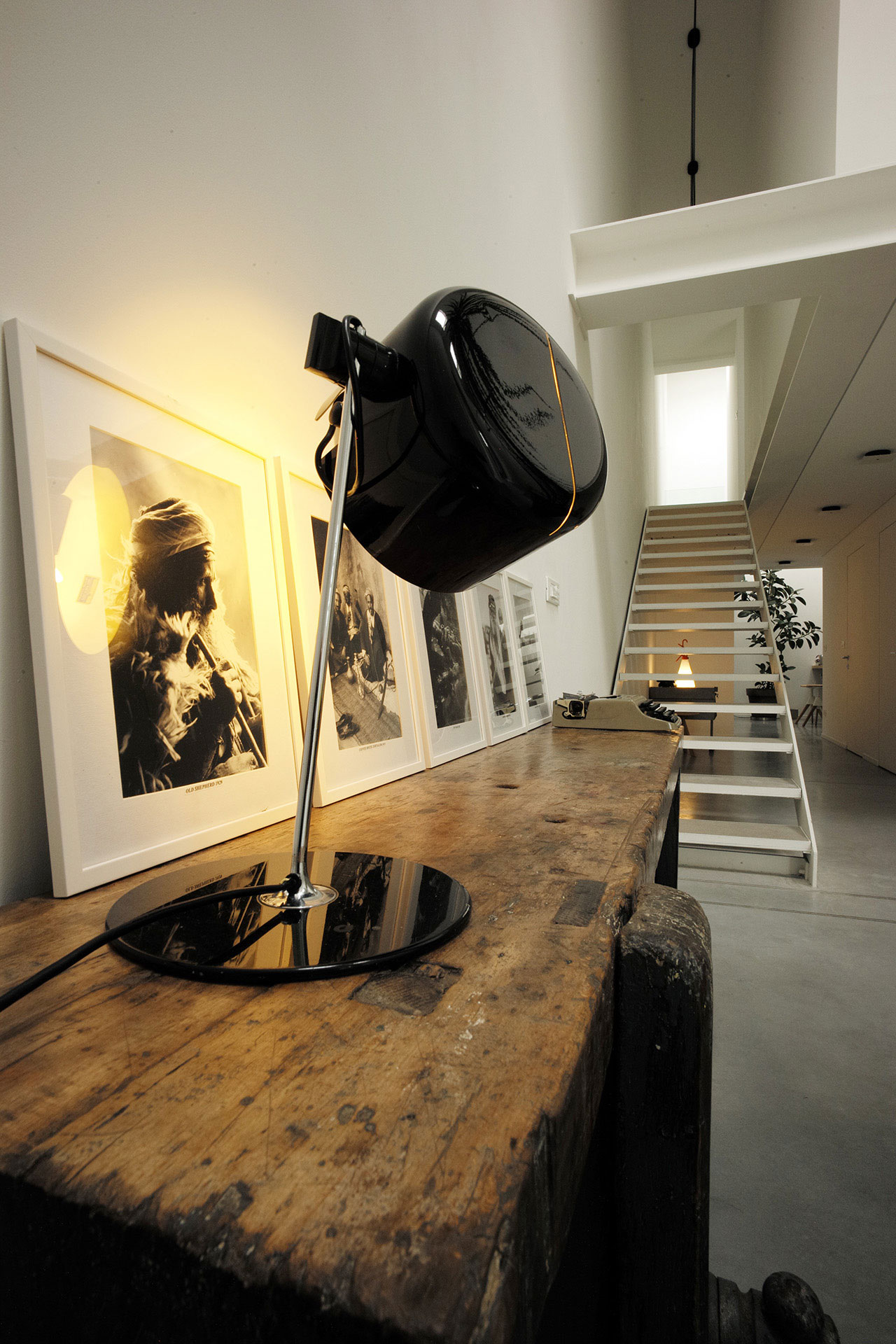 An Old Warehouse Becomes a Spacious and Bright Home in Venice, Italy by Zanon Architetti Associati (6)