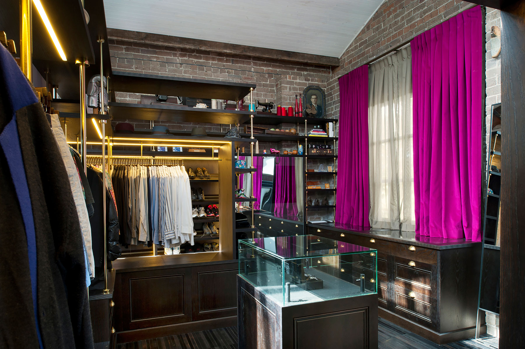 An Old Warehouse Transformed Into a Sophisticated Home in Sydney by Allen Jack+Cottier (20)