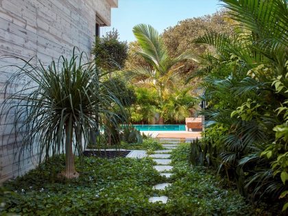A Lively and Vibrant Modern Home with Earthy Tones and Natural Materials in Israel by Shlomit Zeldman (4)