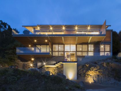 A Beautiful Cliff House with Spectacular Ocean Views in Christchurch, New Zealand by Borrmeister Architects (16)