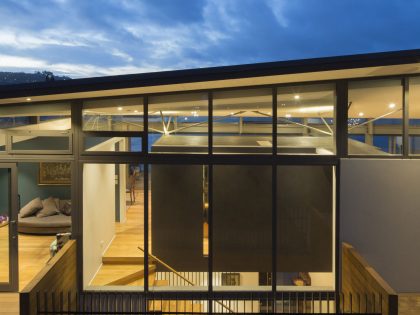 A Beautiful Cliff House with Spectacular Ocean Views in Christchurch, New Zealand by Borrmeister Architects (9)