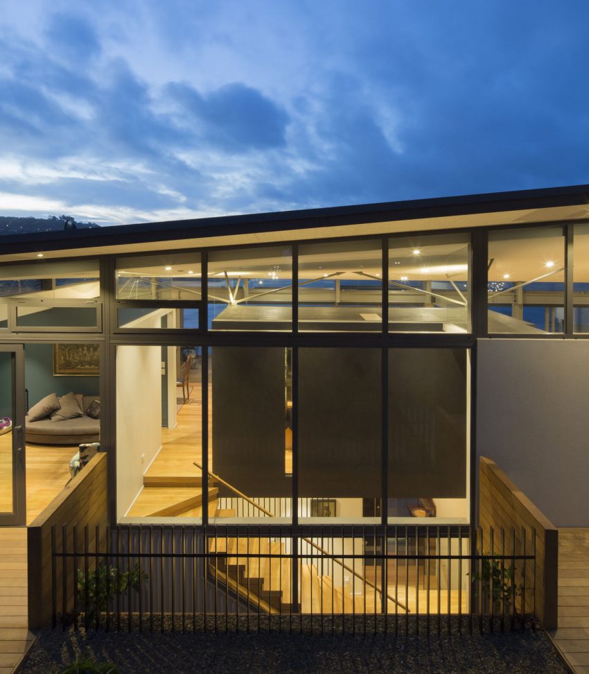 A Beautiful Cliff House with Spectacular Ocean Views in Christchurch, New Zealand by Borrmeister Architects (9)