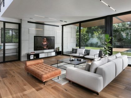 A Brutalist Yet Warm Modern Home with Artistic Touches in Sharon, Israel by Apple Architects (4)