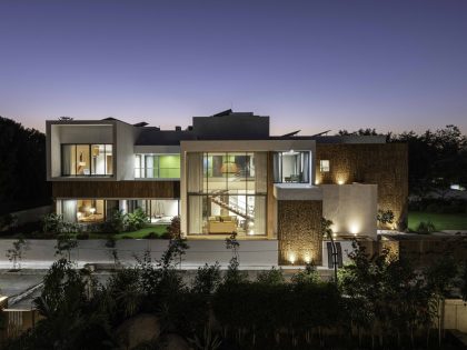 A Fantastic and Beautiful Modern White Home To Three Generations in Ahmedabad, India by The Grid Architects (17)