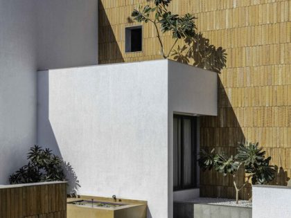 A Fantastic and Beautiful Modern White Home To Three Generations in Ahmedabad, India by The Grid Architects (8)