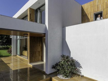 A Fantastic and Beautiful Modern White Home To Three Generations in Ahmedabad, India by The Grid Architects (9)