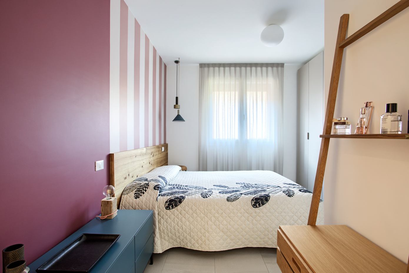 A Sober and Elegant Apartment with Warm and Vibrant Interiors in Bologna, Italy by Mara Magotti Gondoni (13)