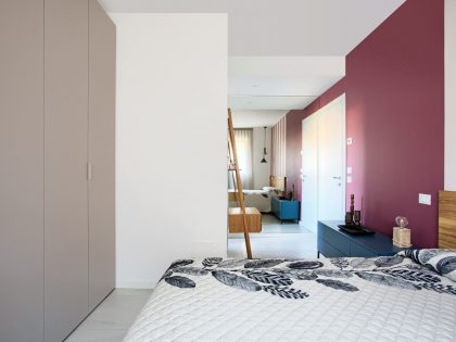 A Sober and Elegant Apartment with Warm and Vibrant Interiors in Bologna, Italy by Mara Magotti Gondoni (18)