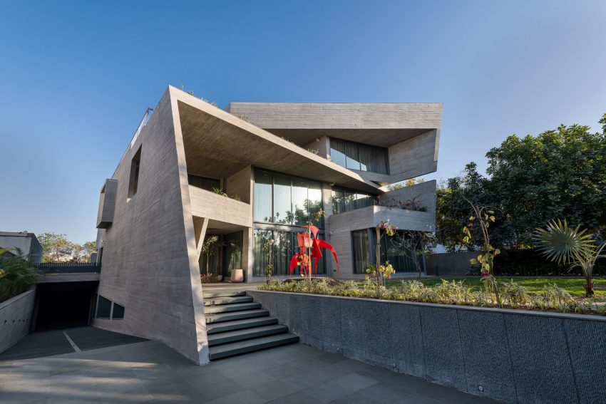 A Striking Modern Brutalist House with Exquisite Details in Ahmedabad, India by The Grid Architects (1)