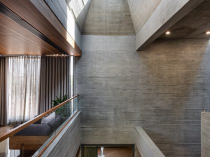 A Striking Modern Brutalist House with Exquisite Details in Ahmedabad, India by The Grid Architects (13)