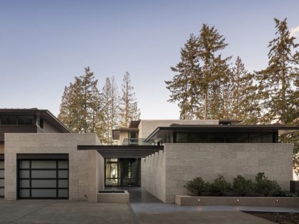 A Stunning Luxury Lakeside Home Filled with Natural Light in Washington, USA by Kor Architects (18)