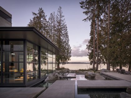 A Stunning Luxury Lakeside Home Filled with Natural Light in Washington, USA by Kor Architects (3)