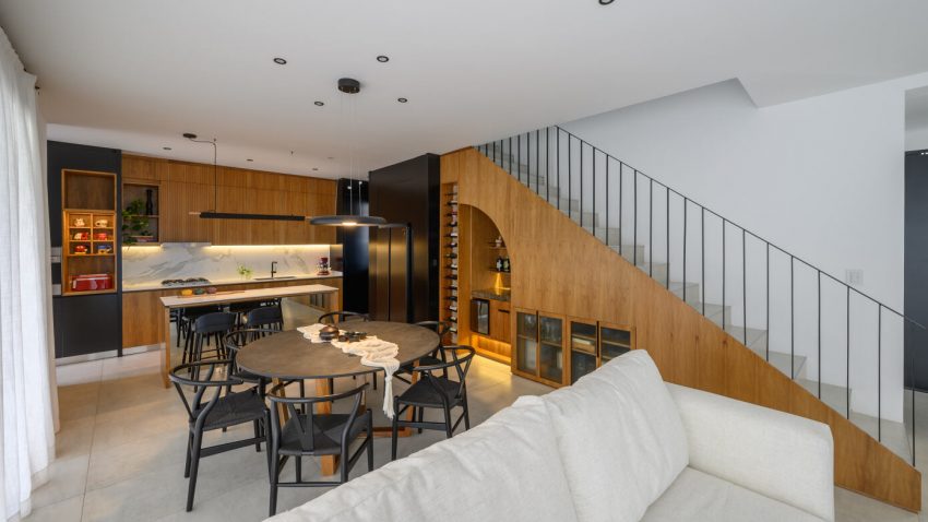 A Stylish Apartment Filled with Wood To Create a Warm and Welcoming Atmosphere in Córdoba, Argentina by Paolini Arquitectos (1)