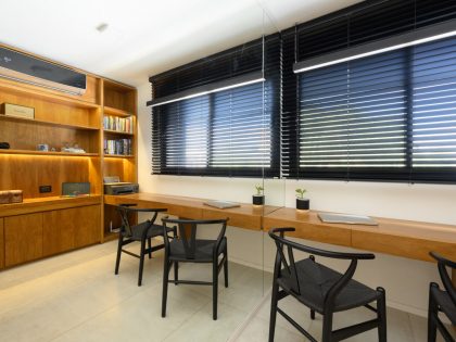 A Stylish Apartment Filled with Wood To Create a Warm and Welcoming Atmosphere in Córdoba, Argentina by Paolini Arquitectos (12)