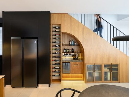 A Stylish Apartment Filled with Wood To Create a Warm and Welcoming Atmosphere in Córdoba, Argentina by Paolini Arquitectos (4)