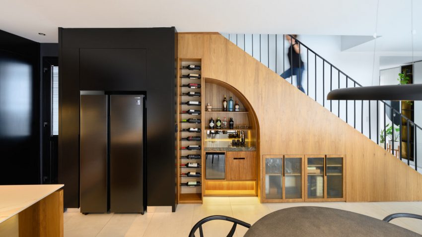 A Stylish Apartment Filled with Wood To Create a Warm and Welcoming Atmosphere in Córdoba, Argentina by Paolini Arquitectos (4)