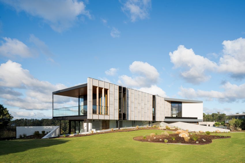 A Stylish Modern Home Built with Three Angles to Capture the Views in Mount Martha, Australia by Megowan Architectural (10)