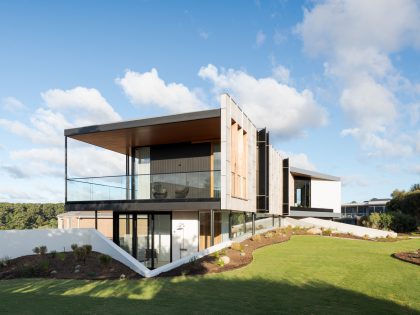 A Stylish Modern Home Built with Three Angles to Capture the Views in Mount Martha, Australia by Megowan Architectural (11)