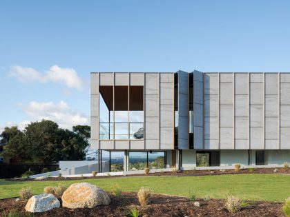 A Stylish Modern Home Built with Three Angles to Capture the Views in Mount Martha, Australia by Megowan Architectural (12)