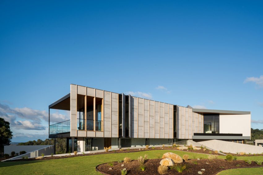 A Stylish Modern Home Built with Three Angles to Capture the Views in Mount Martha, Australia by Megowan Architectural (13)