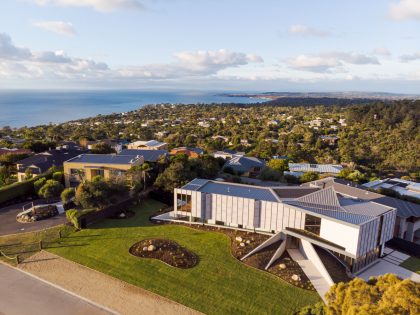 A Stylish Modern Home Built with Three Angles to Capture the Views in Mount Martha, Australia by Megowan Architectural (15)