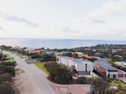 A Stylish Modern Home Built with Three Angles to Capture the Views in Mount Martha, Australia by Megowan Architectural (17)