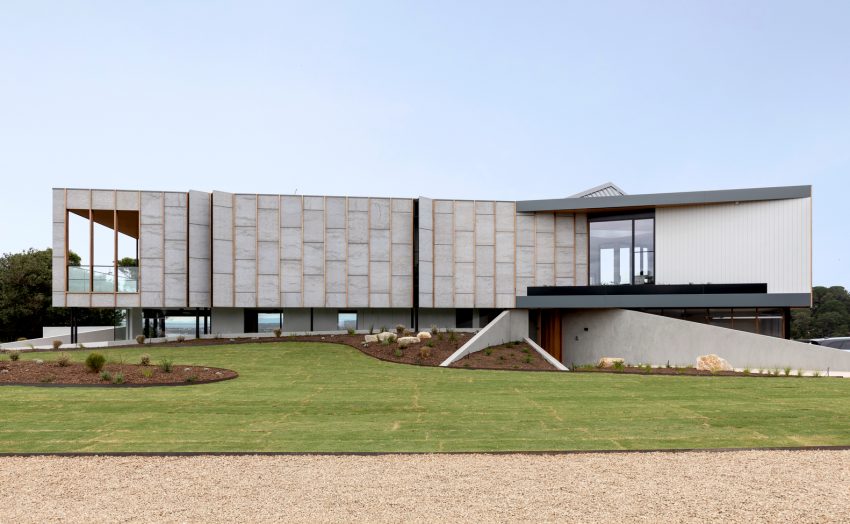 A Stylish Modern Home Built with Three Angles to Capture the Views in Mount Martha, Australia by Megowan Architectural (2)