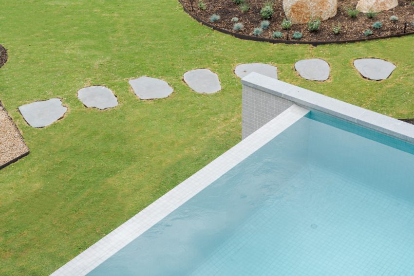 A Stylish Modern Home Built with Three Angles to Capture the Views in Mount Martha, Australia by Megowan Architectural (24)