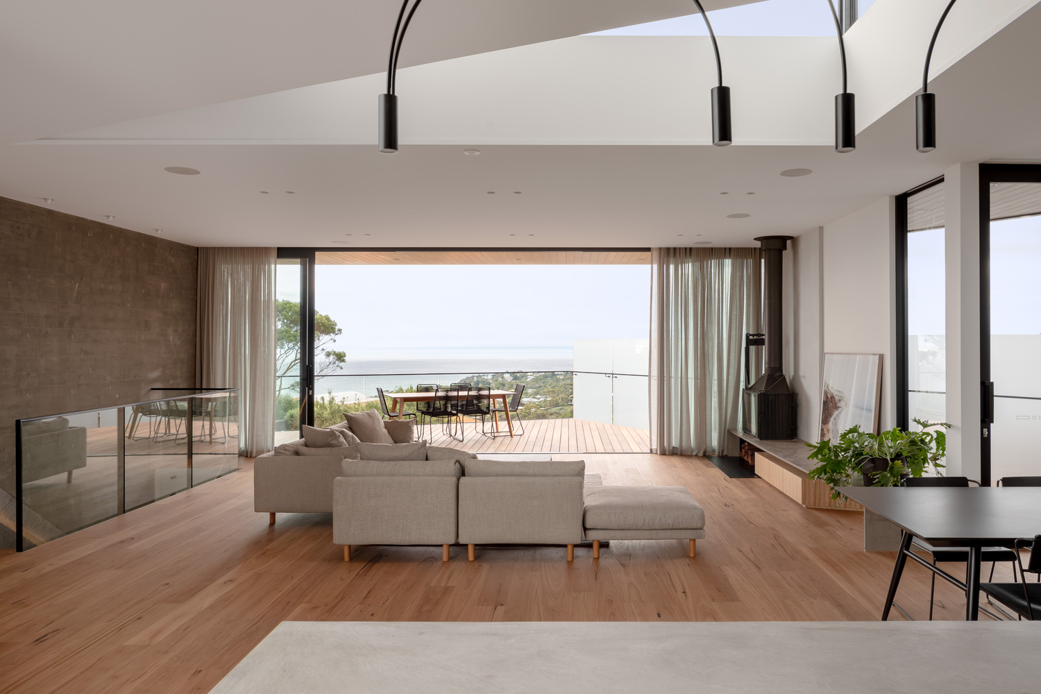 A Stylish Modern Home Built with Three Angles to Capture the Views in Mount Martha, Australia by Megowan Architectural (26)