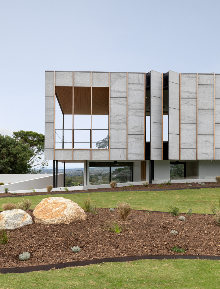 A Stylish Modern Home Built with Three Angles to Capture the Views in Mount Martha, Australia by Megowan Architectural (3)