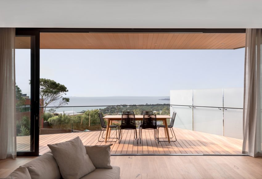 A Stylish Modern Home Built with Three Angles to Capture the Views in Mount Martha, Australia by Megowan Architectural (33)