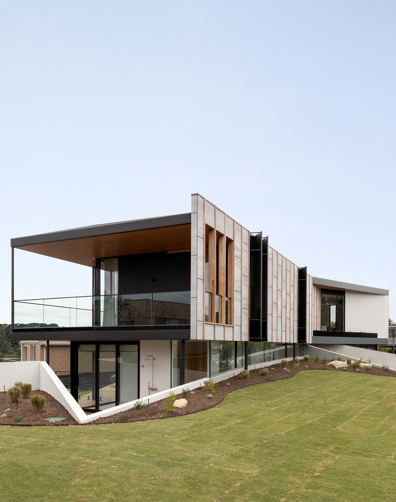 A Stylish Modern Home Built with Three Angles to Capture the Views in Mount Martha, Australia by Megowan Architectural (4)