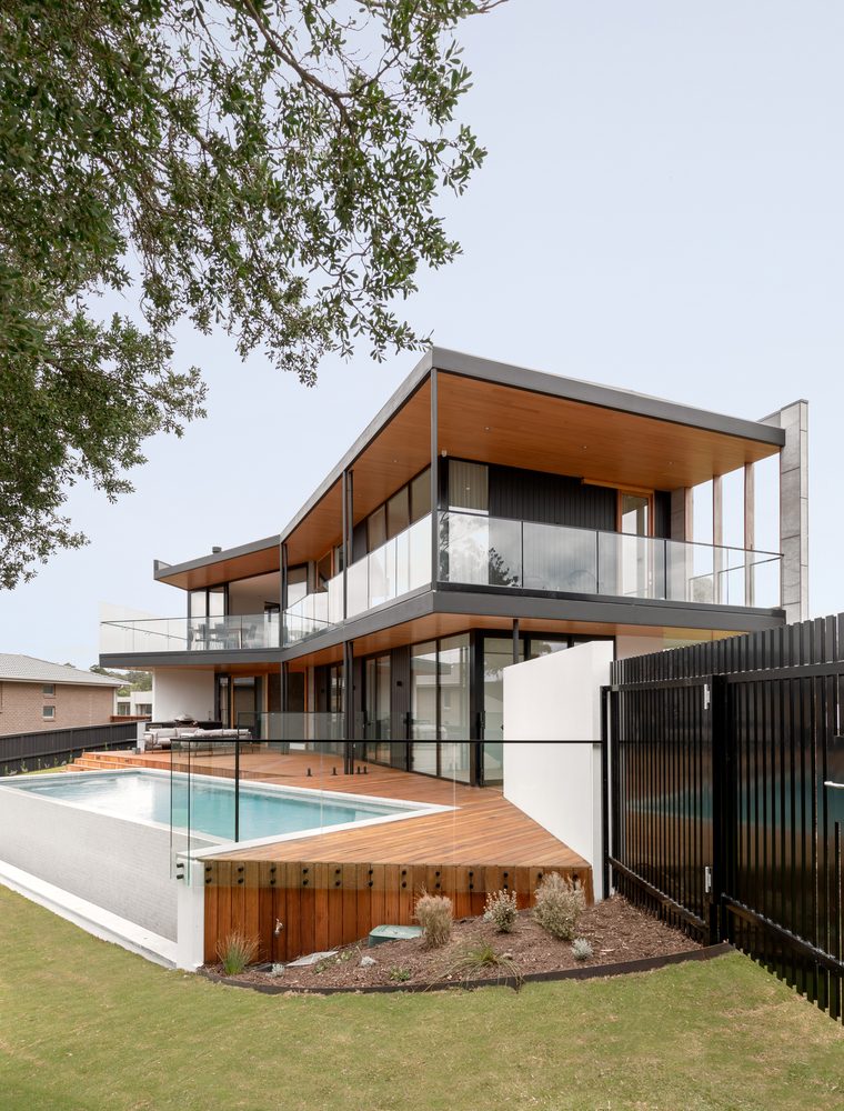 A Stylish Modern Home Built with Three Angles to Capture the Views in Mount Martha, Australia by Megowan Architectural (6)