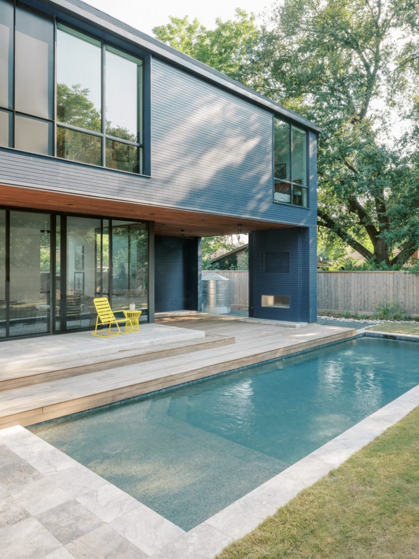 A Warm and Colorful Contemporary Home with a Fresh, Light-Filled Interior in Houston, Texas by HR Design Dept (3)