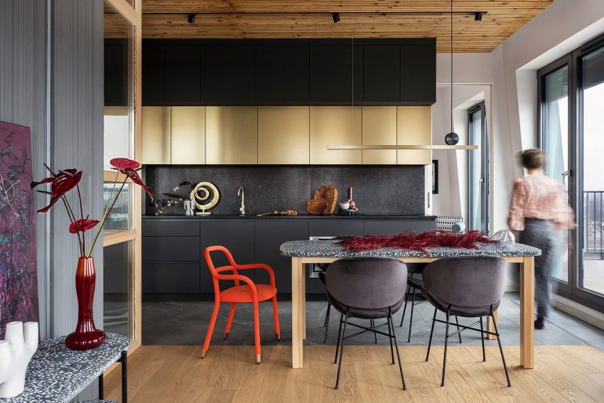 Aldona Banasiuk-Suchorzewska Designs a Vibrant and Colorful Contemporary Apartment in the Heart of Wrocław, Poland (5)