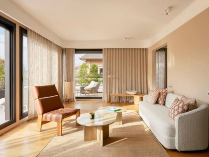 Atelier Du Pont Designs an Elegant and Warm Mediterranean-Style Home in Barcelona, Spain (1)