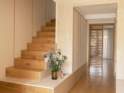 Atelier Du Pont Designs an Elegant and Warm Mediterranean-Style Home in Barcelona, Spain (4)