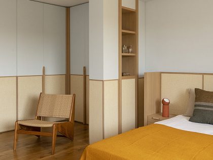 Atelier Du Pont Designs an Elegant and Warm Mediterranean-Style Home in Barcelona, Spain (8)