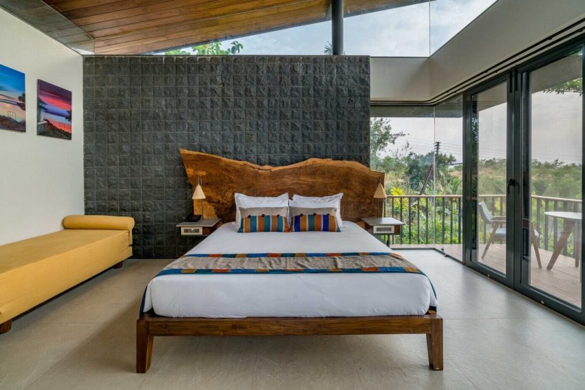 Atelier Landschaft Designs a Spectacular Contemporary Home in Nashik, India (16)