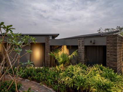 Atelier Landschaft Designs a Spectacular Contemporary Home in Nashik, India (31)