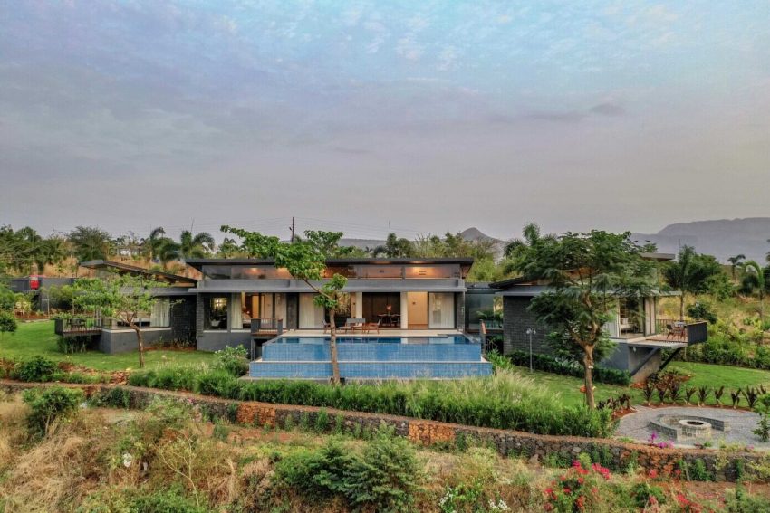 Atelier Landschaft Designs a Spectacular Contemporary Home in Nashik, India (5)